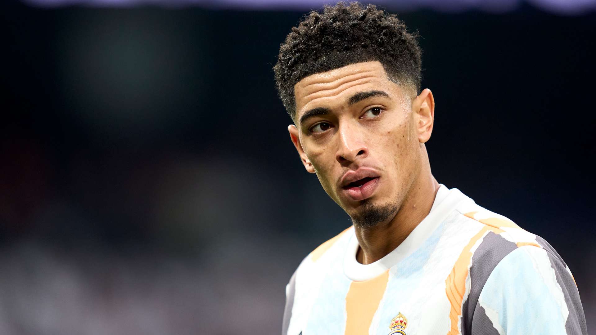 谷爱凌为跳水“两小只”加油打气.