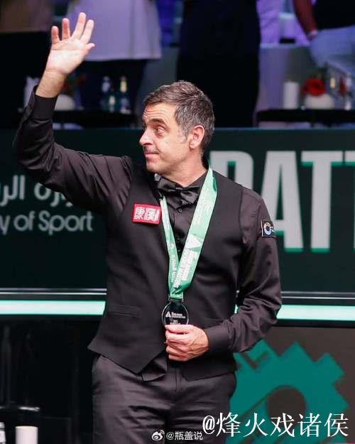 罗伯逊10-9力克奥沙利文 问鼎斯诺克沙特大师赛冠军