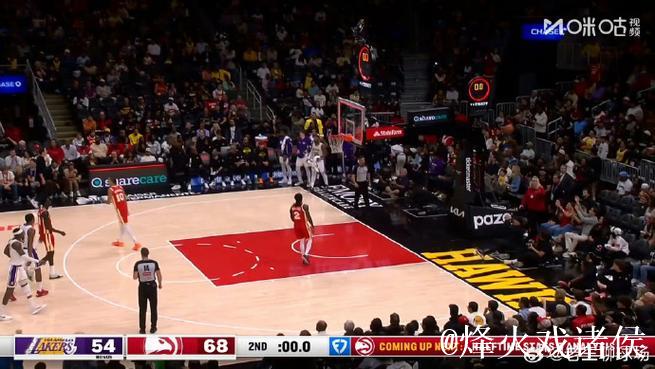 沃克轰下26分，老鹰客场不敌湖人